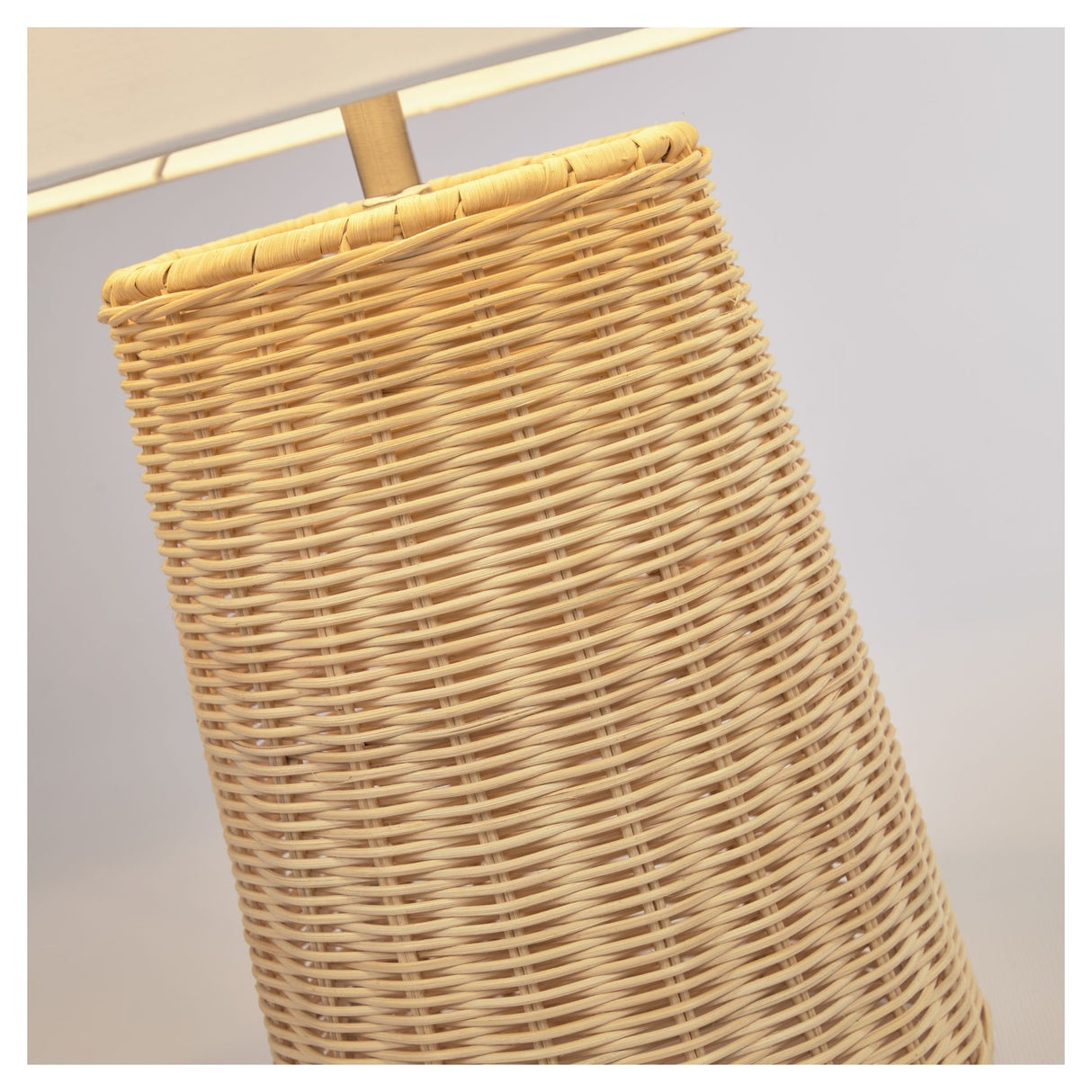 Kimjit Bordlampe i rattan - Unoliving.com