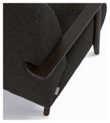 Meghan Loungestol, Sort lammeskinds-look/Wenge ask - Unoliving.com