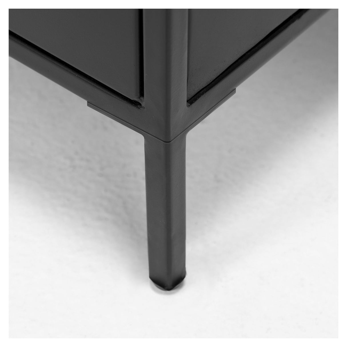 Kave Home Shantay Tvbord Sort Metal, 150x50 - Unoliving.com