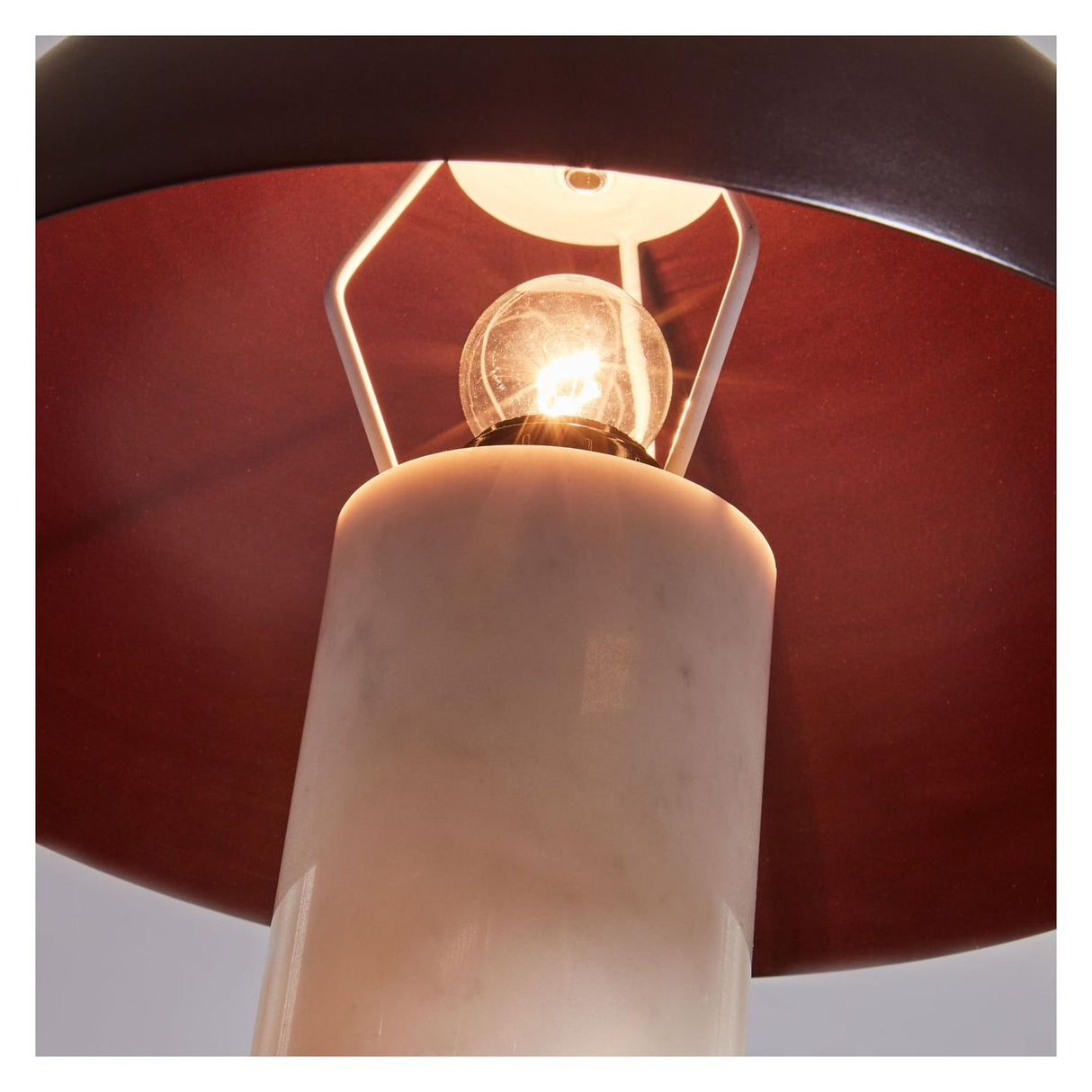 Zorione Bordlampe - Hvid/Brun - Unoliving.com