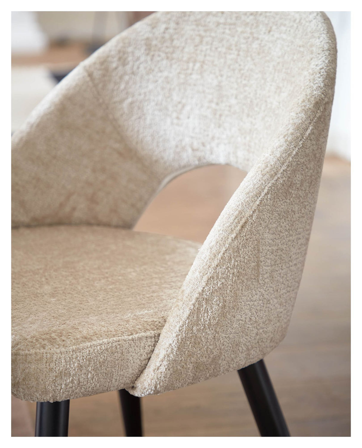 Mael Spisebordsstol, Beige chenille - Unoliving.com