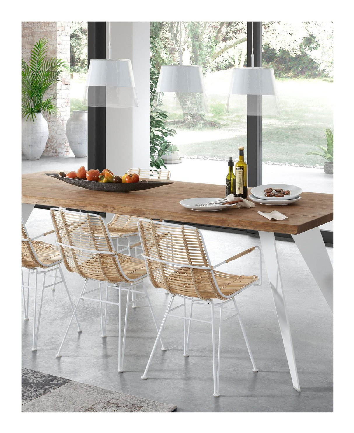 TISHANA Spisebordsstol m. hvide ben, Rattan - Unoliving.com