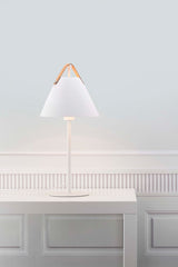 dftp Strap Bordlampe, Hvid - Unoliving.com