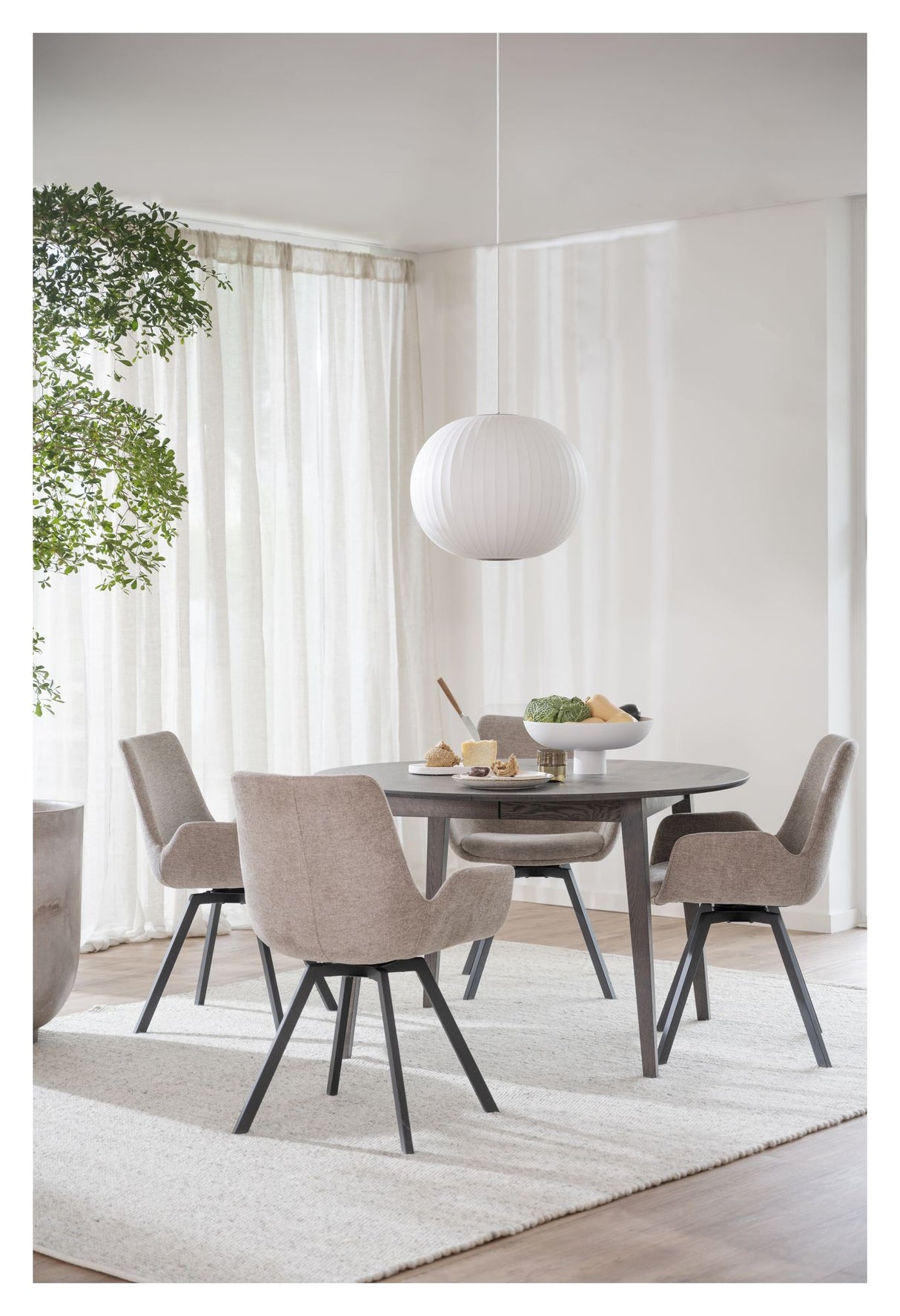 Filippa Spisebord 120/165 cm - Mørkebrun eg - Unoliving.com