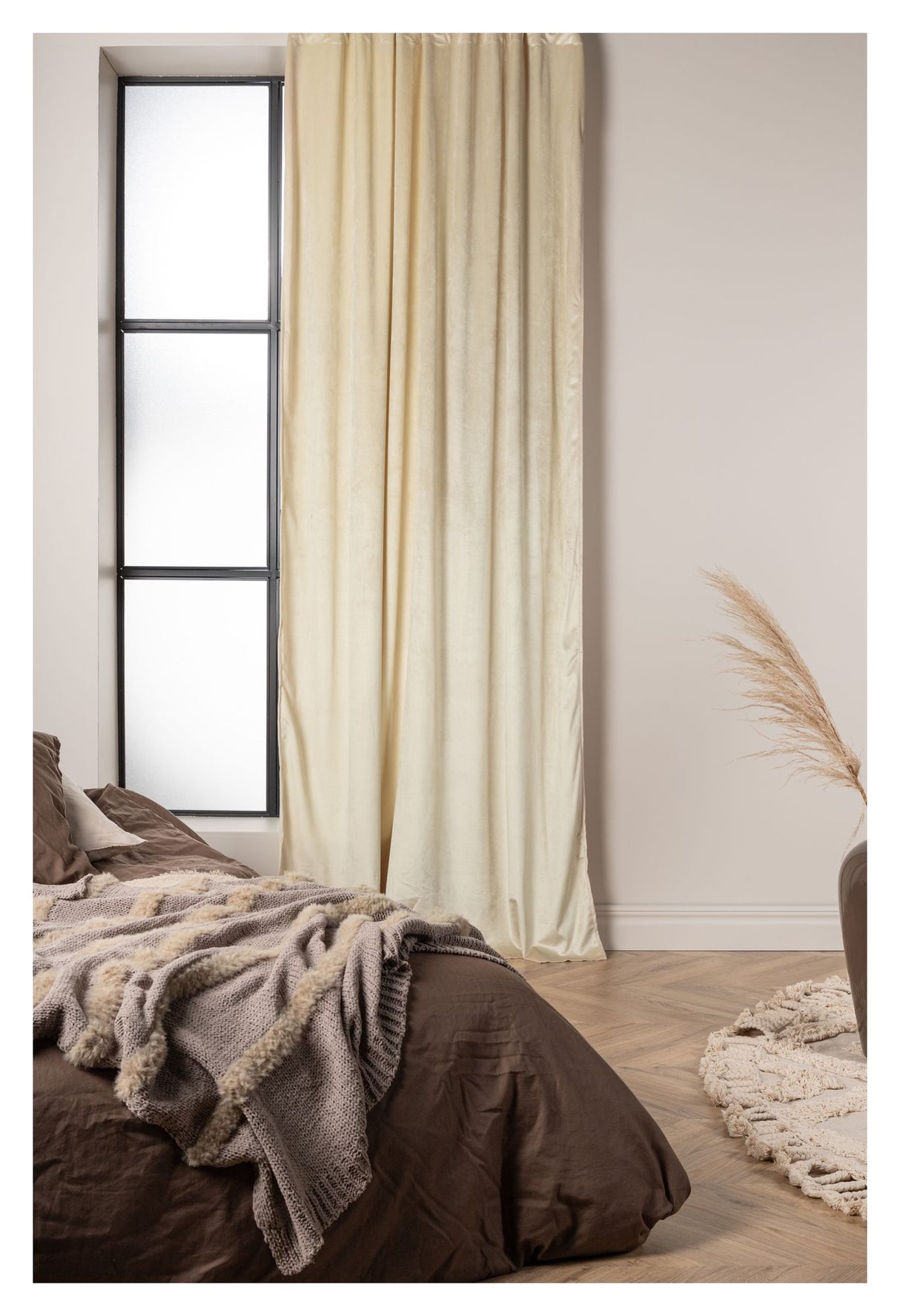 Mary Gardin 135x250 - Beige - Unoliving.com