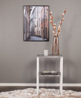 Rise Sengebord - Beton-look/Hvide Metalben - Unoliving.com