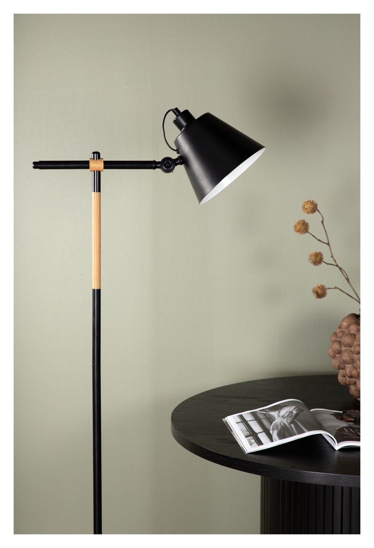 Skott Gulvlampe, Sort - Unoliving.com